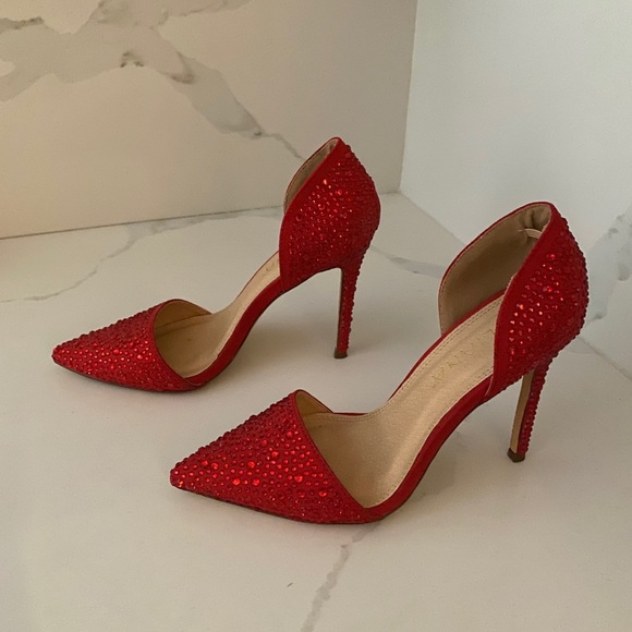 Red High Heels - Picture 4 of 9